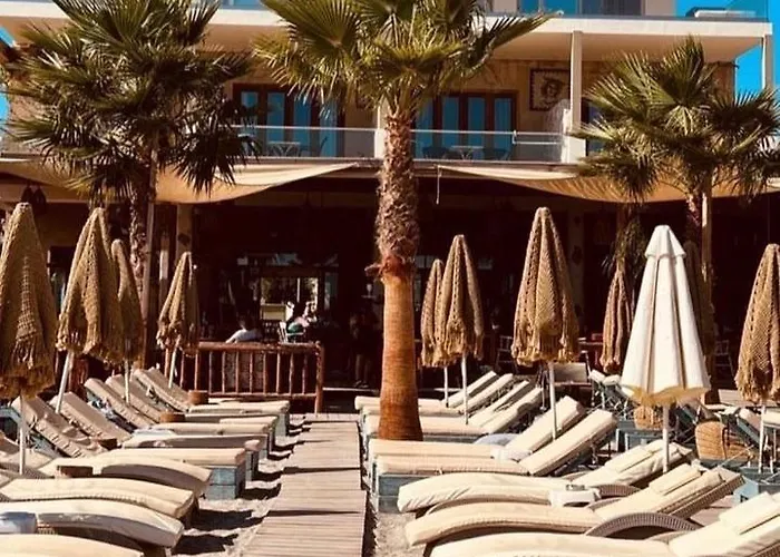 Jacksons Sea View Living 3*